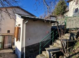 Casetta immersa nella natura, βίλα σε Riolunato