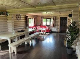 Beautiful log cabin, hotel a Limbaži