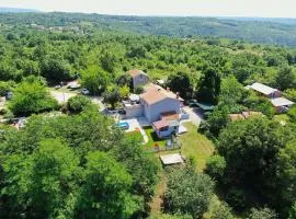 Family-friendly apartments with swimming pool Sveti Martin, Central Istria - Sredisnja Istra - 23295