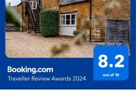 The Old Plough, mix of 1 bed and 3 bed units, rustic charm, super king bed or twins, en-suite, secure parking