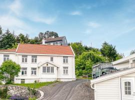 Awesome Home In Kristiansund With House Sea View, котедж у місті Кристіансунн