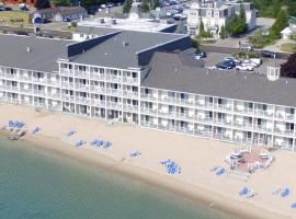 Hamilton Inn Select Beachfront, hotel i Mackinaw City
