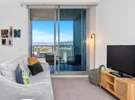 'The Hindmarsh' Hotel-style Pad with Hills Panorama