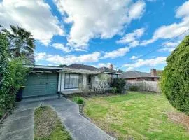 Nice 3 bedroom House Mt Waverley
