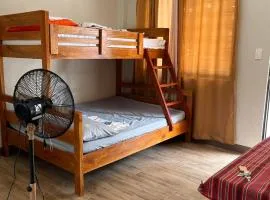 Riz Place Homestay - Queen Sized Bunk x Air-conditioned