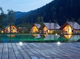 Charming Slovenia - Herbal Glamping Resort Ljubno, bolig ved stranden i Ljubno