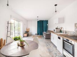 sublime appart terrasse piscine privee jardin, hotel v destinaci Aubagne