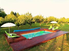 Sunny Side Fruska Gora -touristic estate, hotel in Velika Remeta