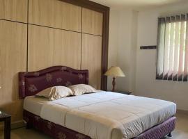 OYO 94050 Happy Room, hotel u gradu Bekasi