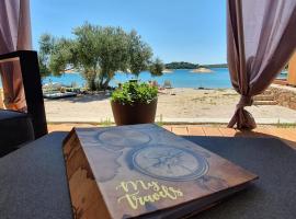 Beachfront Bliss - Vortex2VB, hotel i Tisno