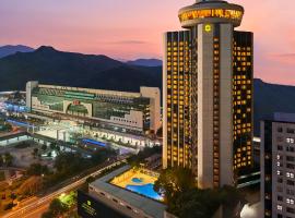 Shangri-La Shenzhen - Nearby Luohu Border, Outdoor Swimming Pool โรงแรมในเซินเจิ้น