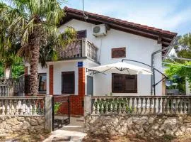 2 Bedroom Lovely Apartment In Krusevo