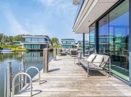Lake House with dock at Lake Veere, Zeeland