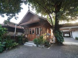 Villa Sarimbit, hotel in Timuran
