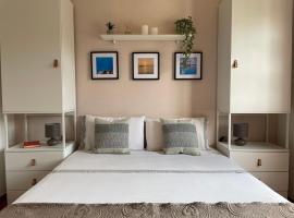 Villa with Private Pool near the Beach and Pula, hotel a Sarroch
