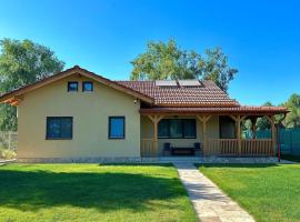 Casa Phoenix, hotel in Uzlina