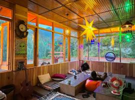 Kasol में, होटल Pahadirovers Homestay & Cafe