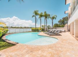 Seaside Bliss with pool and spectacular view, chalupa v destinaci Las Minas