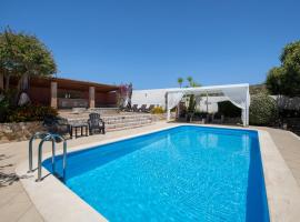 Luxury Seaside Villa Plumeria ,50m to Sandy Beach, Chania, Hotel in Tersanas