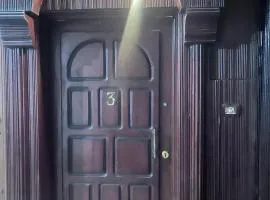 شقه فندقيه للاقامه فى الزقازيق على البحر مباشره غير مجروحه مكان هادىء بجوار جميع الخدمات والبنوك