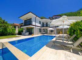 Mediterranean Breeze Villa - Family-Friendly Luxury Villa - Fethiye by Sunworld Villas, hotel a Fethiye