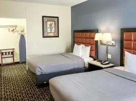 Quality Inn Airport - Cruise Port