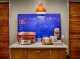 Holiday Inn Express & Suites Austin Airport East by IHG