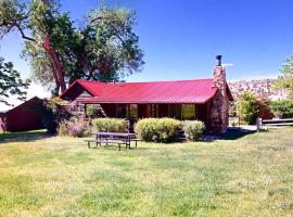 Pack Creek ~ Farm House, hotel v destinaci Moab