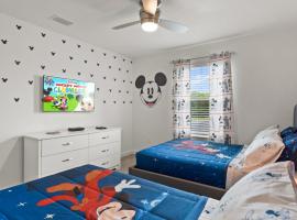 Stunning Townhouses 5 Minutes away Disney!, cottage in Kissimmee