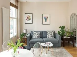 Chic 2-Bedroom Apartment on the Kings Road, Chelsea