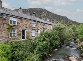 3 Barlwyd Terrace