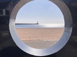 Stadium Cottage - Close to Centre, Stadium, Nissan and CrownWorks Studios, vila v destinaci Sunderland