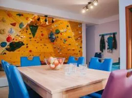 Apartment Kapitan With Climbing Wall