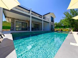 Misty Mountain Luxury Villa Fethiye, Yesiluzumlu by Sunworld Villas, hotel a Fethiye