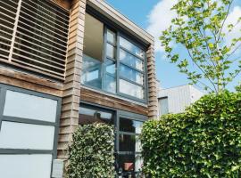 Sfeervol luxe appartement B&B Haarlemmerhout bij Haarlem Centrum en Amsterdam - gratis parkeren, hotel v destinaci Haarlem