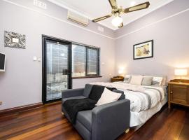 Dawson Accommodation, hotel a Fremantle-i börtön környékén Fremantle-ben