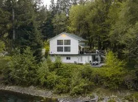 Riverside Retreat on Skagit River