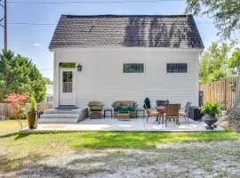 about 1 Mi to Dtwn Wilmington Home with Patio!