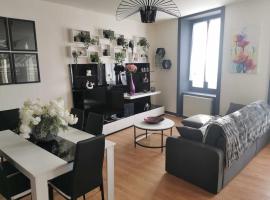 Bel Appartement pour 1 à 9 personnes, hotel v destinaci Ambert