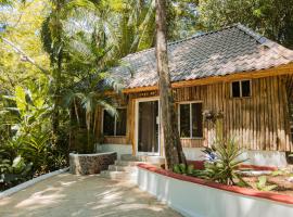 Falling Leaves Lodge, hotel v destinaci San Ignacio