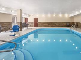 Fairfield Inn by Marriott Warren Niles, hotel with pools in Warren