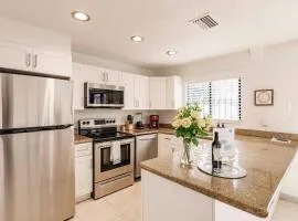 Miami Oasis 7 mins to Dolphin Mall MIA PS4 Games