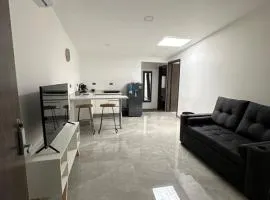 home 333 habitacion 337、Escazuのシャレー