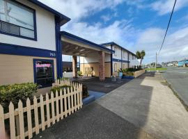 Omeo Suites Glass Beach, motel i Fort Bragg