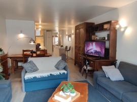 Superb flat in the centre of capital, ski, Caldea，安道爾城的飯店