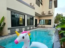 Brittany Pool Villa-Pattaya