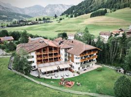 Hotel Bogner Hof, hotel di Tannheim