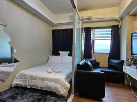 Nesting Lounge One at Santorini Condotel