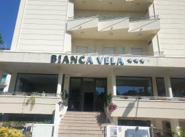 Hotel Bianca Vela, hotel en Miramare, Rímini