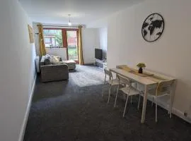 2-Bed Riverside Stay - Sleeps 6 & Pets Ok